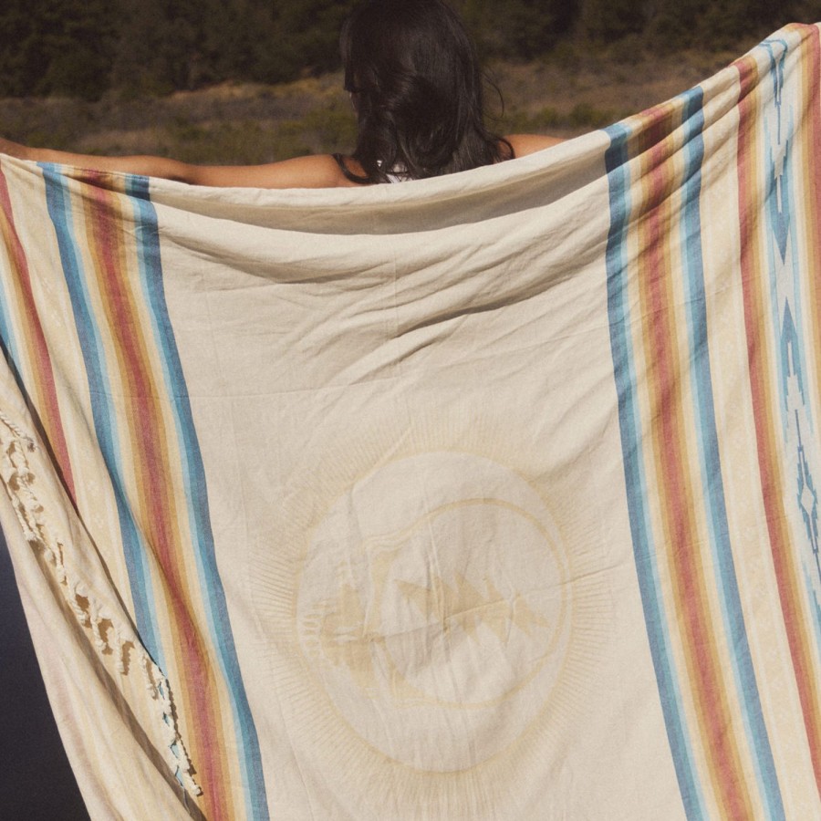 Blankets Slowtide | Cosmic Creek Throw Blanket